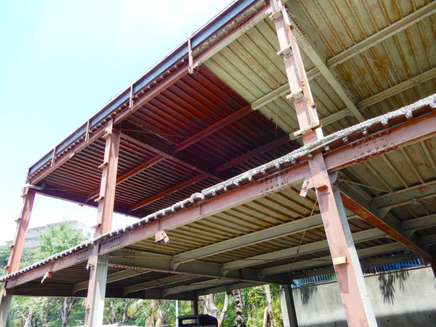 鉄骨スケルトンの建物の躯体