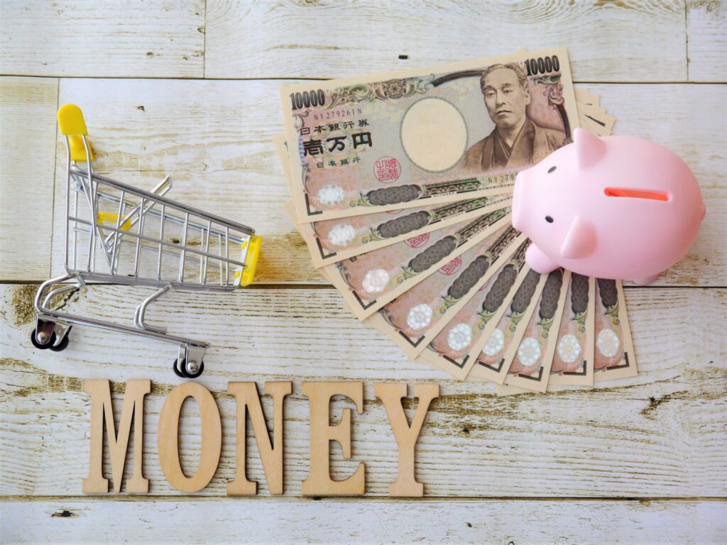MONEYの文字とお金