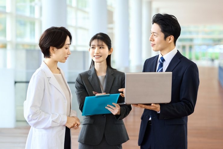 40代転職の準備をする人