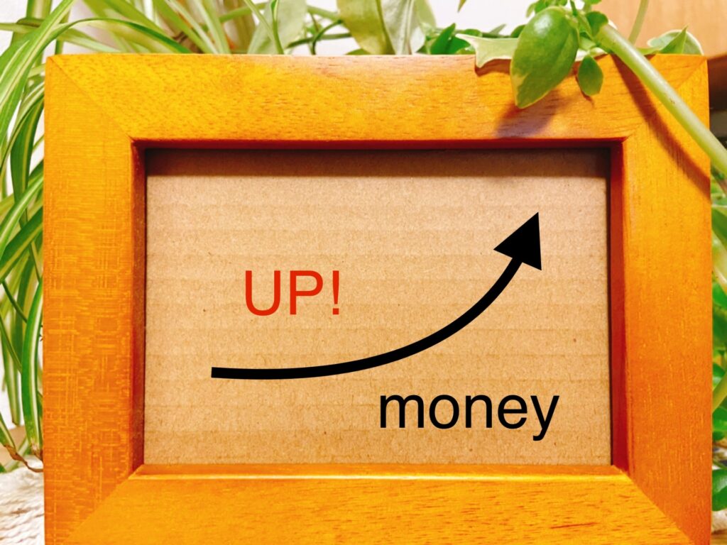 「Up money」の看板